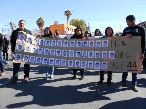 2014-11-20-desfile-asamblea (21)