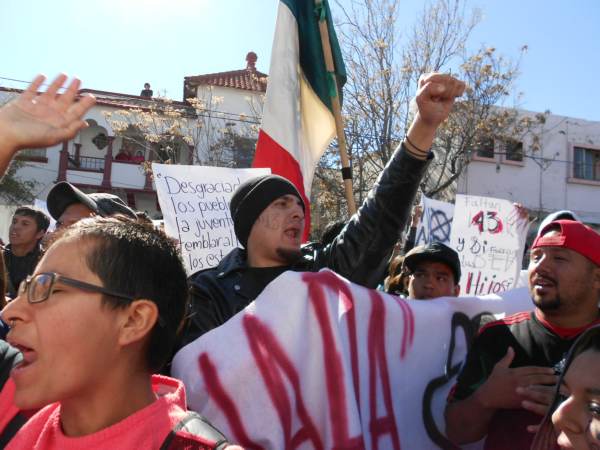 2014-11-20-desfile-asamblea (40)