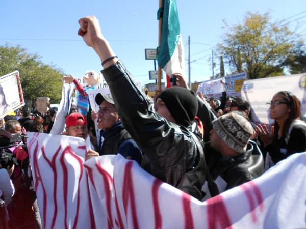 2014-11-20-desfile-asamblea (42)