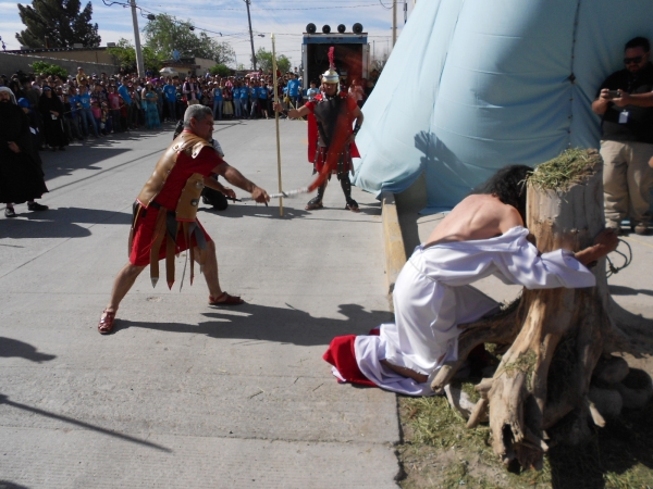 2015-04-03-viacrucis-xv-aniv (1)