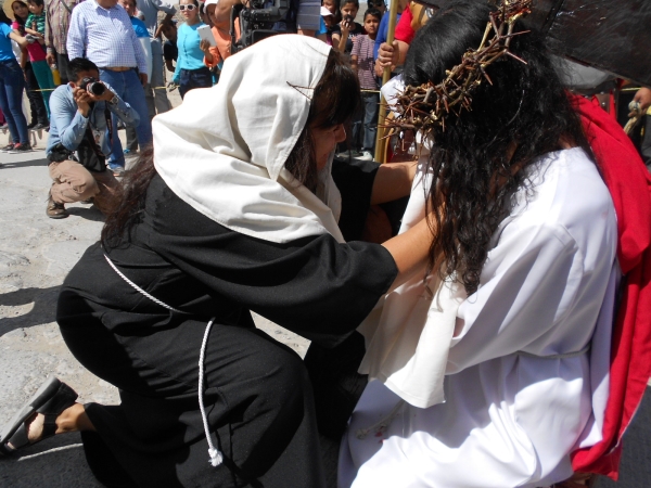 2015-04-03-viacrucis-xv-aniv (6)