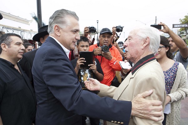 2015-09-19-tin-tan-homenaje-100-años (3)