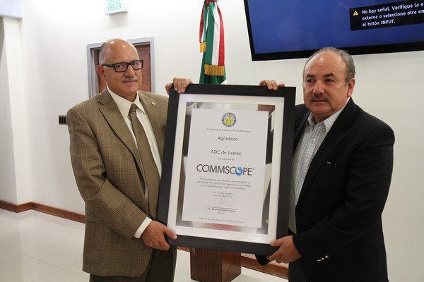 2015-09-30-uacj-donativo-acs (4)