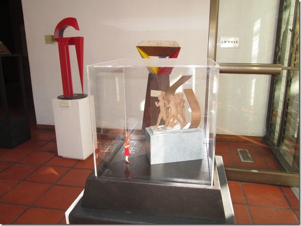 2016-01-24-replicas-monumentos-mach (1)