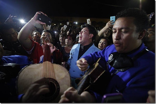 2016-08-29-juan-gabriel-casa (2)