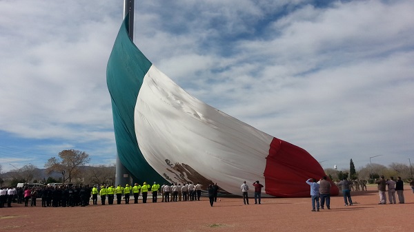 2016-02-06-megabandera-3