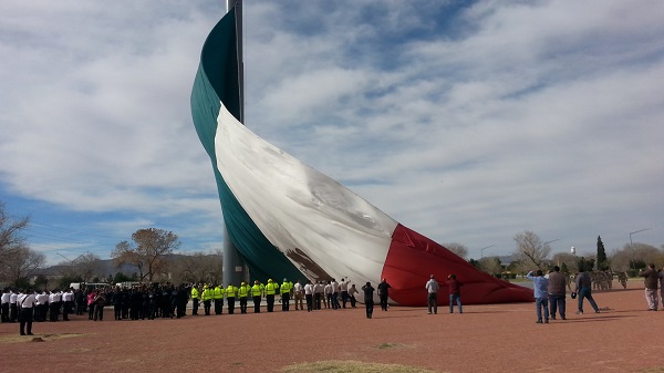 2016-02-06-megabandera-4