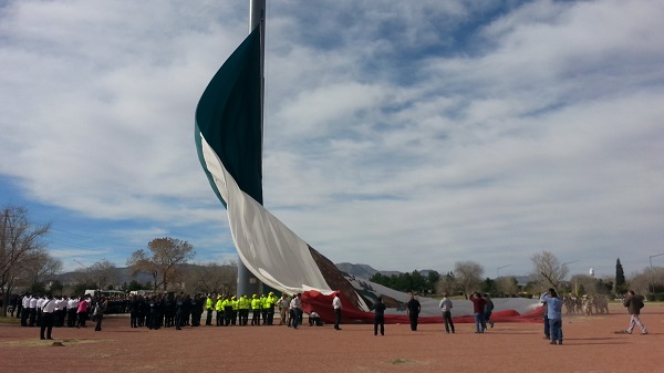 2016-02-06-megabandera-5